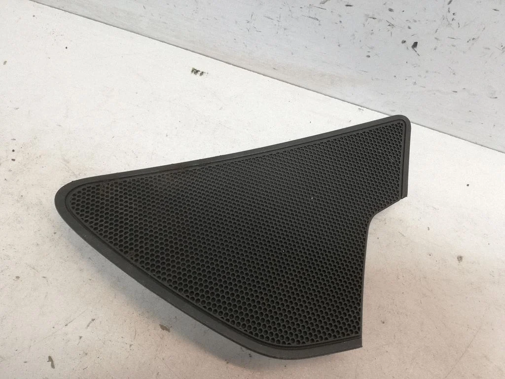 Eesmise ukse kõlari kate – Audi A6 S6 C7 4G (2011-2018)