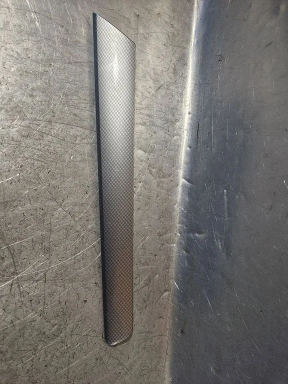 Eesmise ukse viimistlusriba – Volkswagen Jetta VI (2011-2018)