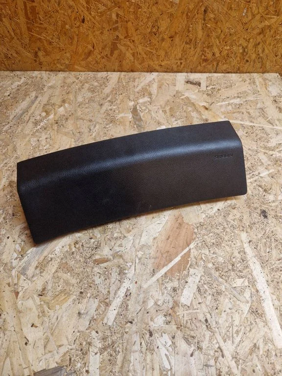 Põlveturvapadi EM2BR042A01AF