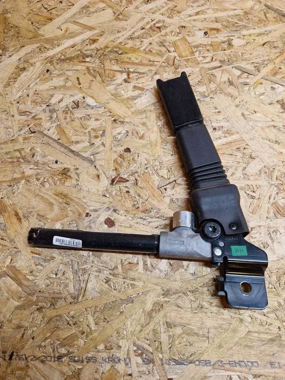 Front seatbelt buckle – SsangYong Tivoli (2015-)