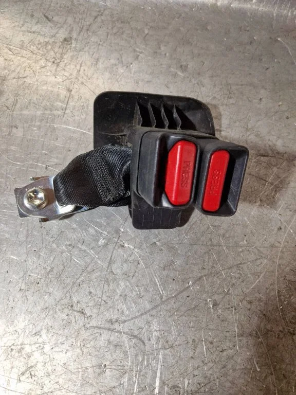Rear seatbelt buckle 1139191