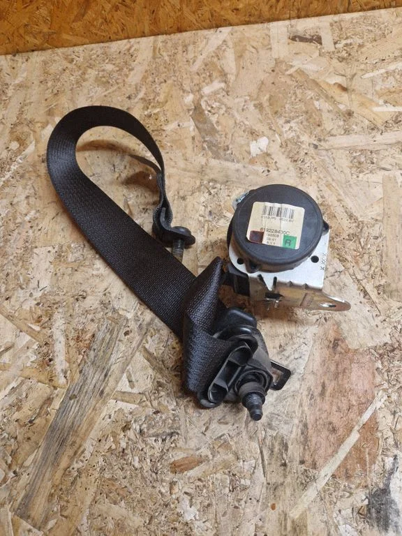 Rear seatbelt 619228400C