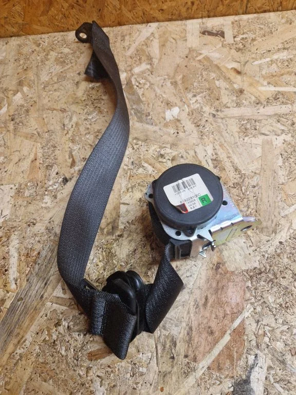 Rear seatbelt 619228100C