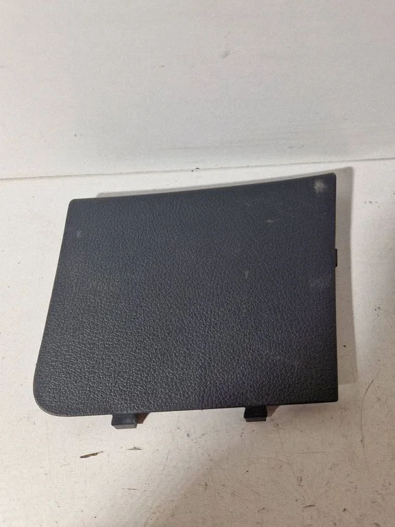 Rear light trim 1T0867658