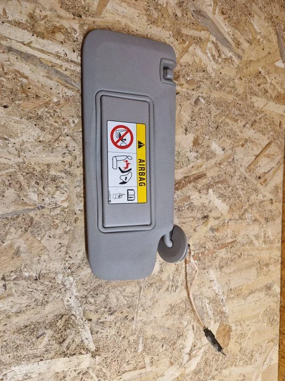 Sun visor 39000972