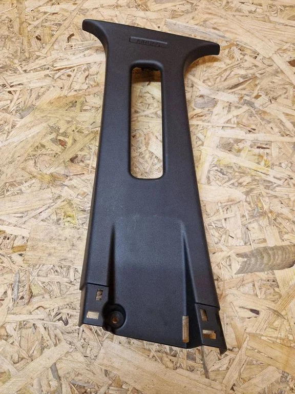 (B) pillar trim (top) H1BBA24583