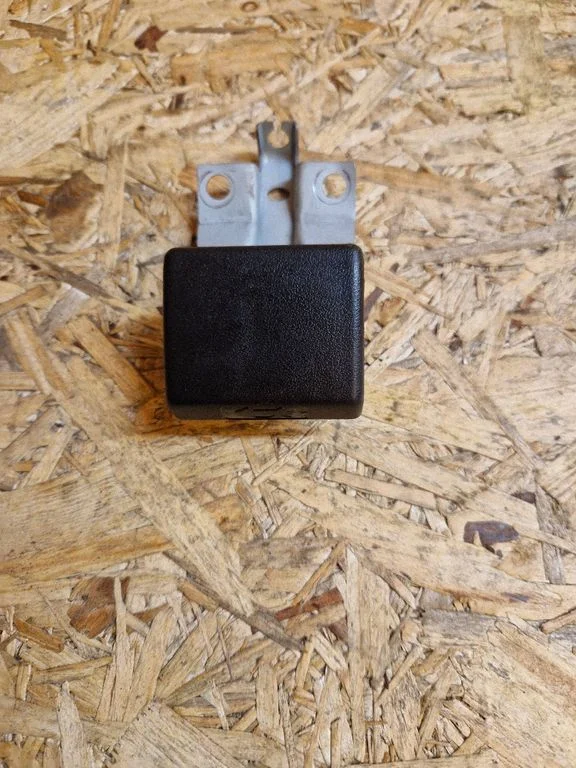 Mootorikapoti avamiskäepide