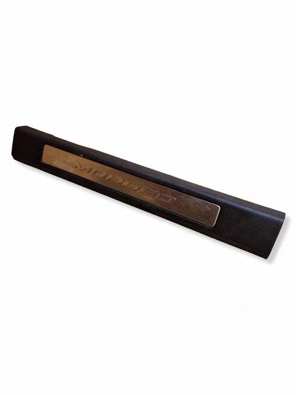 Listwa progowa przednia (wewnętrzna) DS73F13200
