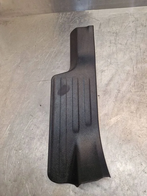 Front sill trim cover 769534CE0A
