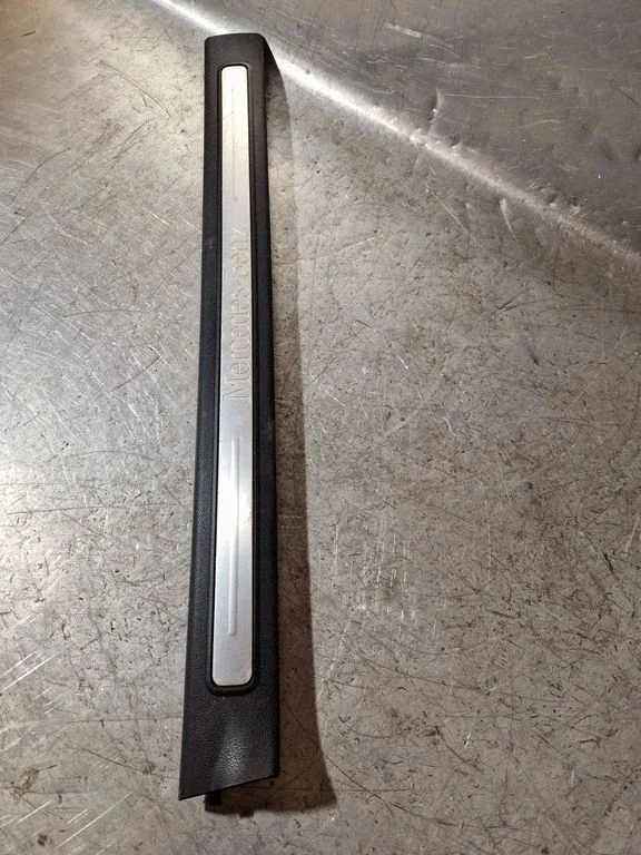 Front sill trim cover A1696800074
