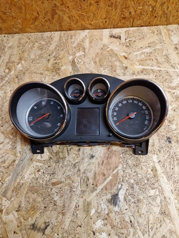 Speedometer (instrument cluster) – Opel Zafira C (2011-2019)