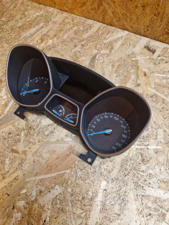 Speedometer (instrument cluster) – Ford Focus (2010-2017)