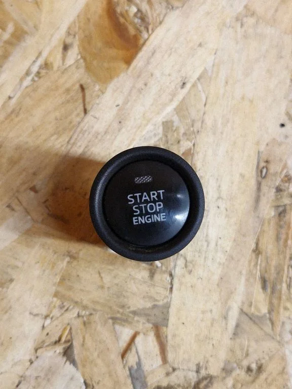Przycisk start/stop silnika – Mazda CX-5 (2012-2017)
