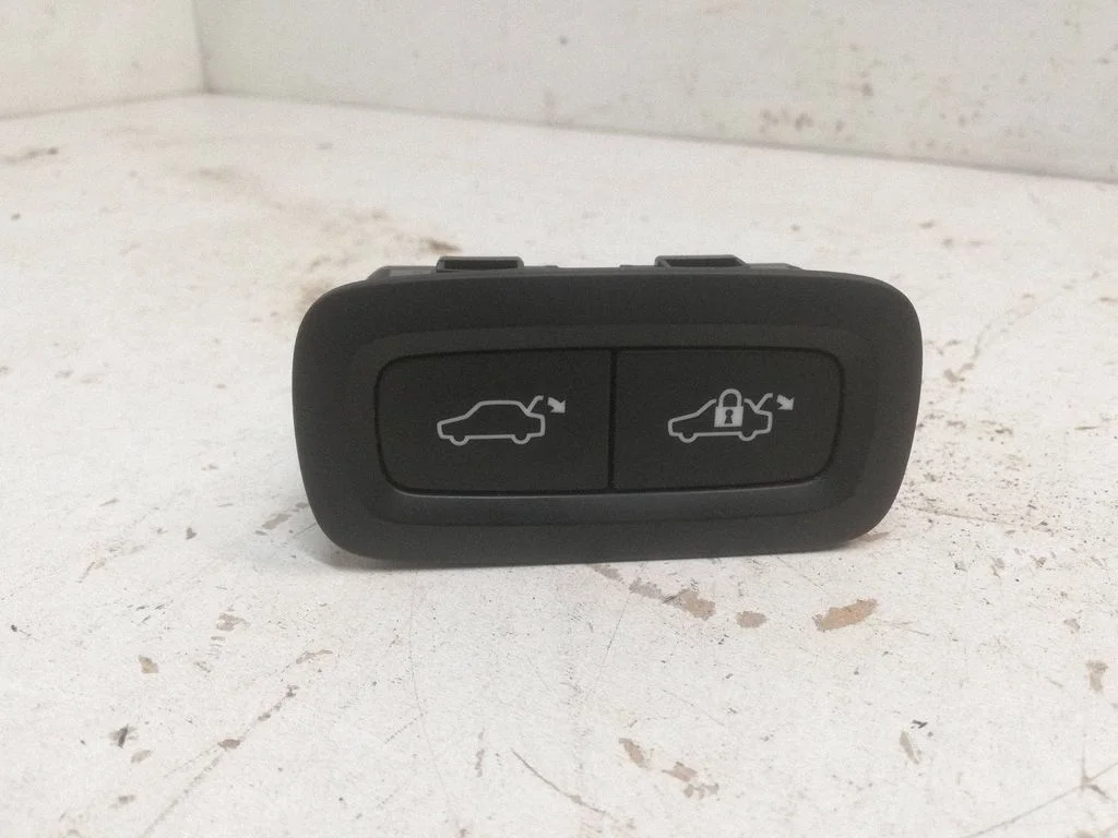 Tailgate/boot open switch button – Volvo S90, V90 (2016-)