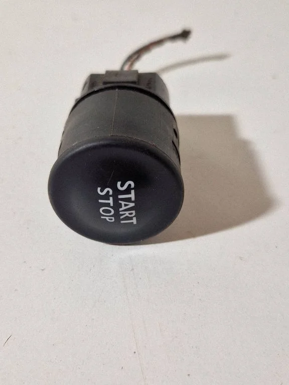 Engine start stop button switch – Renault Laguna III (2007-2015)