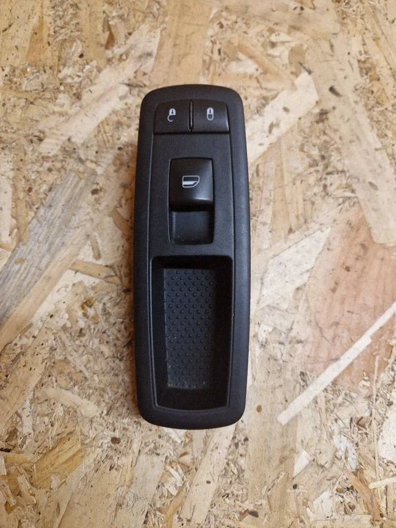 Electric window control switch 68029178