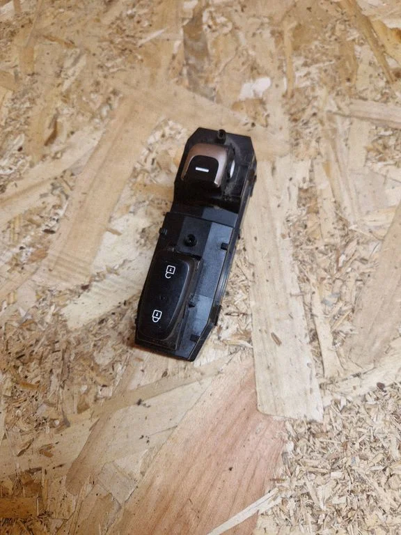 Electric window control switch – KIA Sportage (2016-2021)