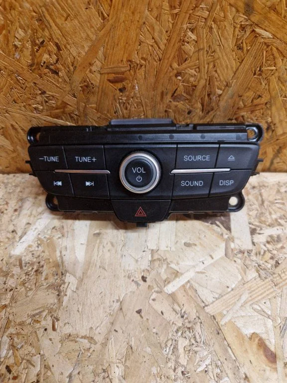 Multifunctional control switch/knob – Ford Focus (2010-2017)