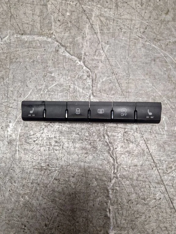 Seat heating switch 5JA927132AQ