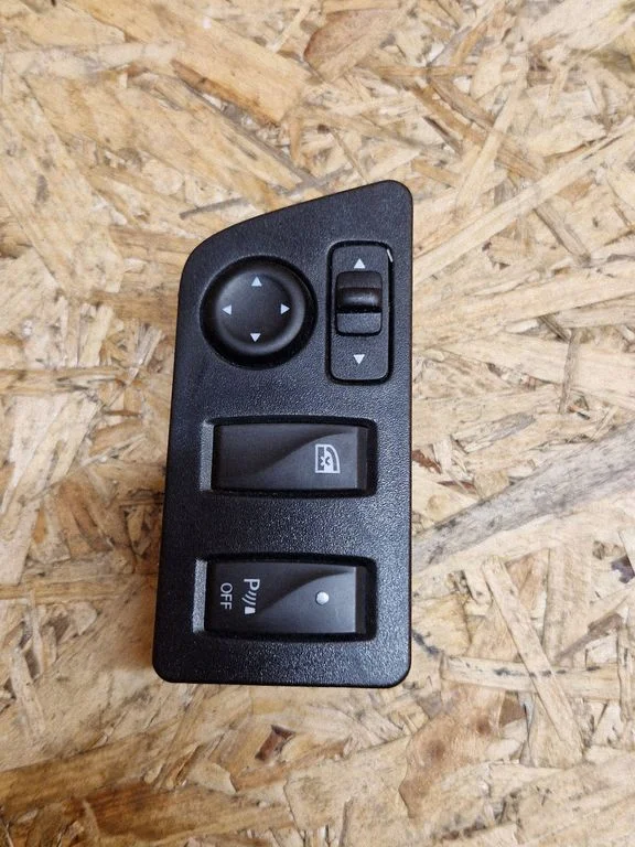 Wing mirror switch 25570
