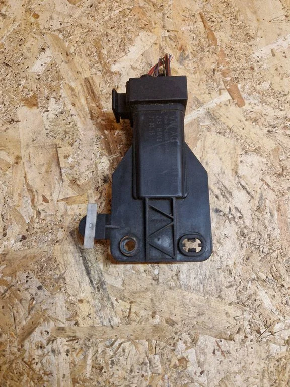 Coolant fan relay – Volkswagen Polo V 6R (2009-2017)