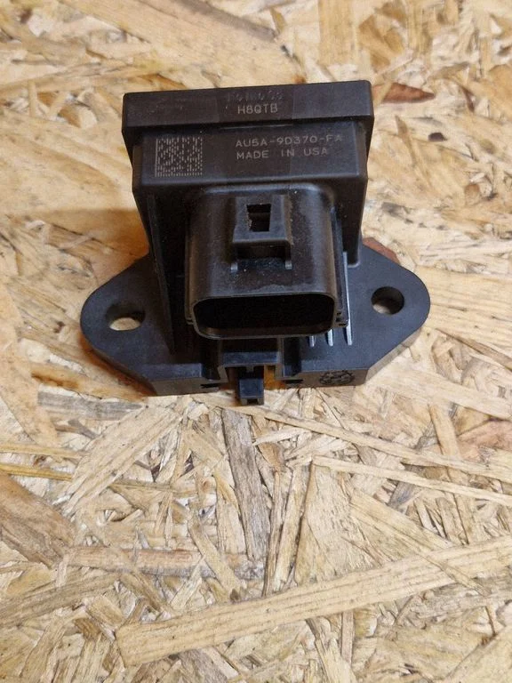 Fuel pump relay – Ford Grand C-MAX (2010-2019)