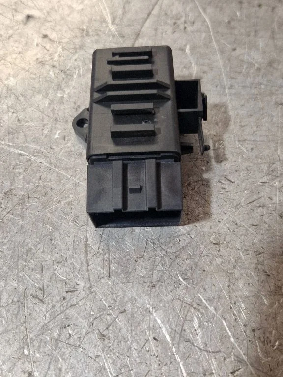 Seat heating relay – Skoda Rapid (NH) (2012-2019)