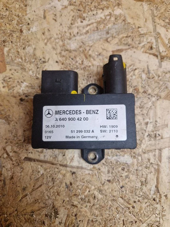 Eelsüüteküünalde relee A6409004200