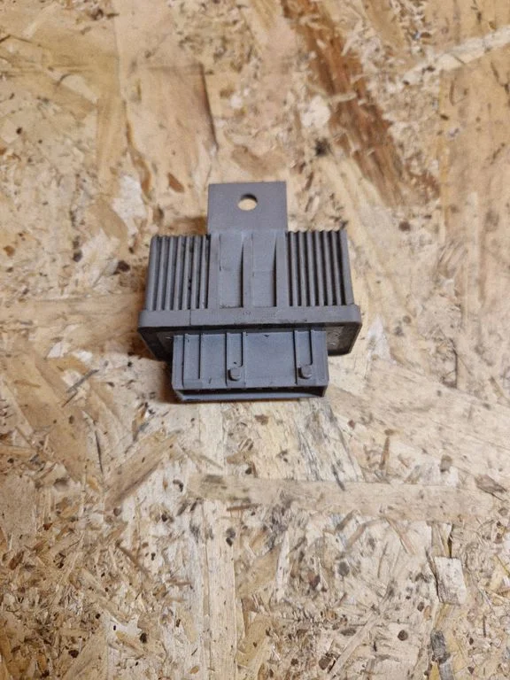 Glow plug pre-heat relay 9674222380