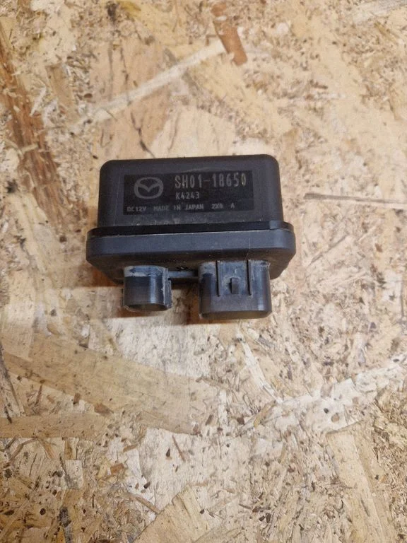 Glow plug pre-heat relay SH0118650