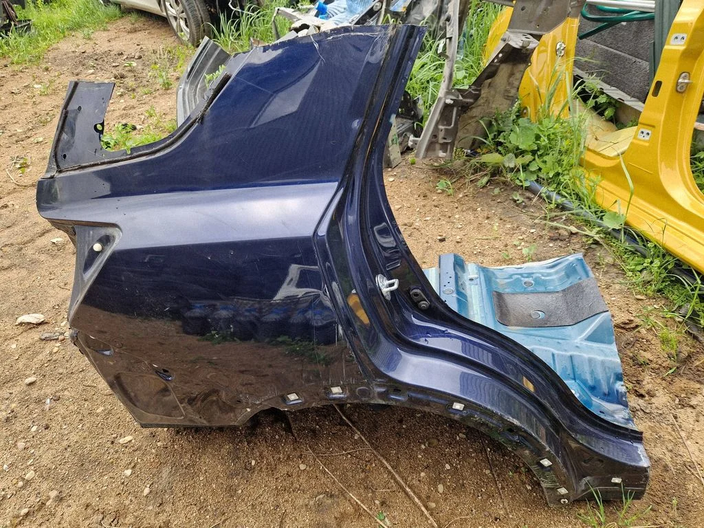 Rear quarter panel – right