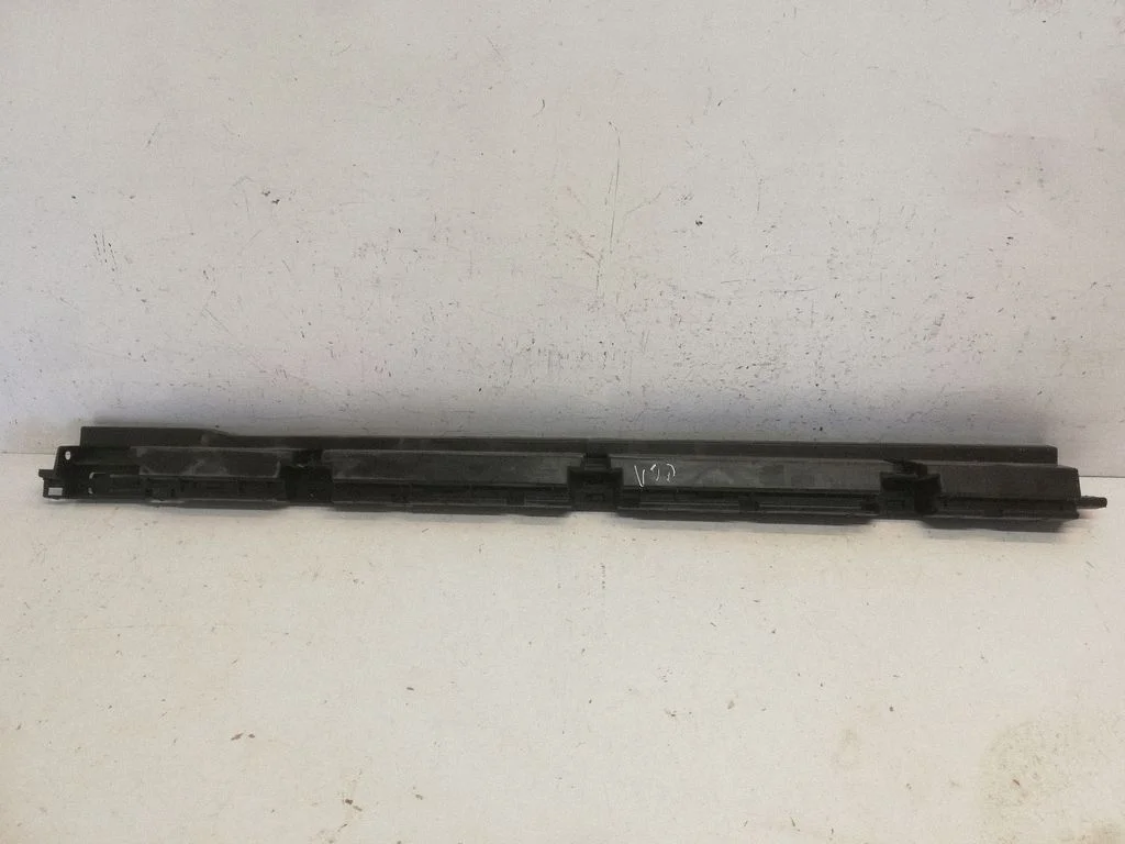 Sill supporting ledge 31386130