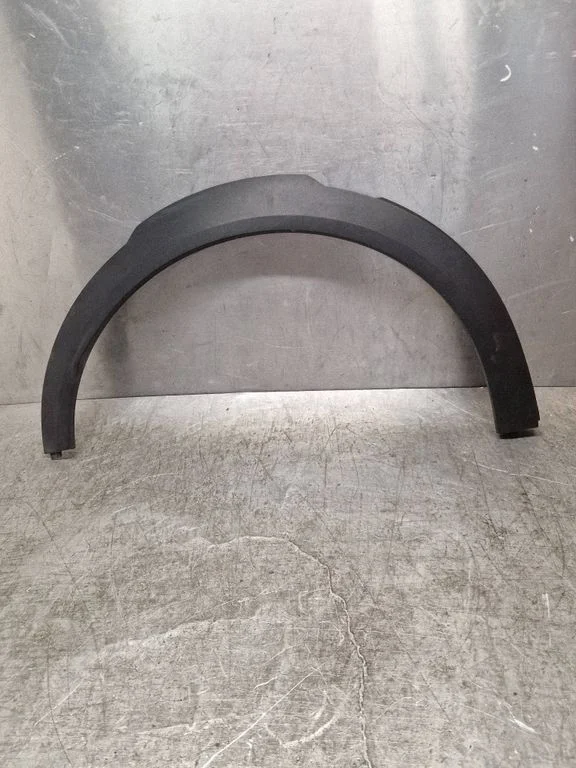 Rear arch trim 9834217680