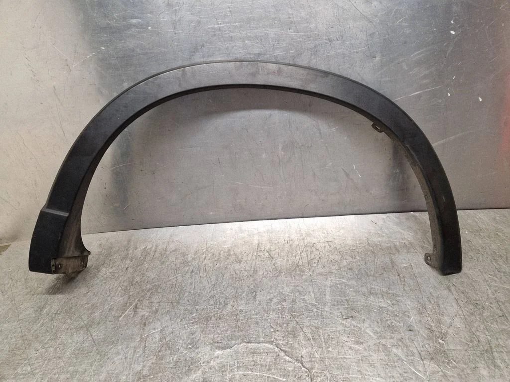 Rear arch trim KD5351W61