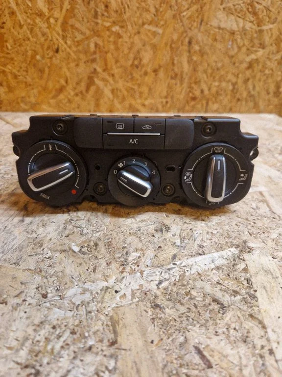 Climate control unit – Volkswagen Jetta VI (2011-2018)