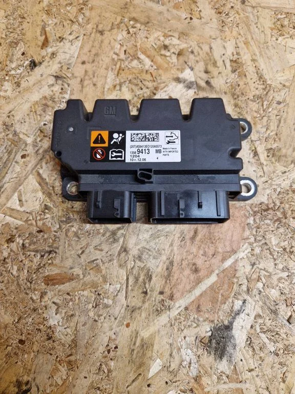 Drošības spilvenu vadības bloks – Opel Zafira C (2011-2019)