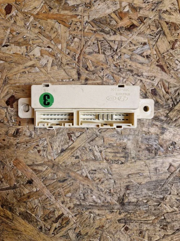 Door central lock control unit/module – KIA Ceed (2012-2018)
