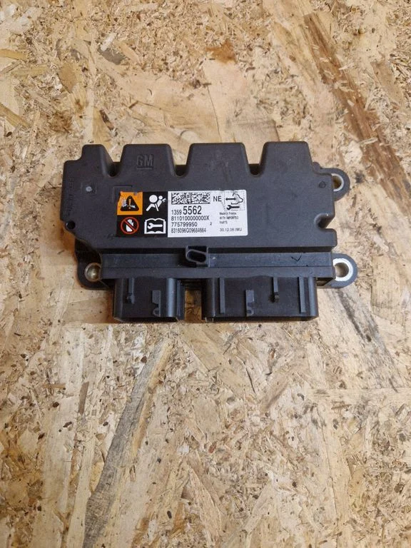 Airbag control unit/module 13595562