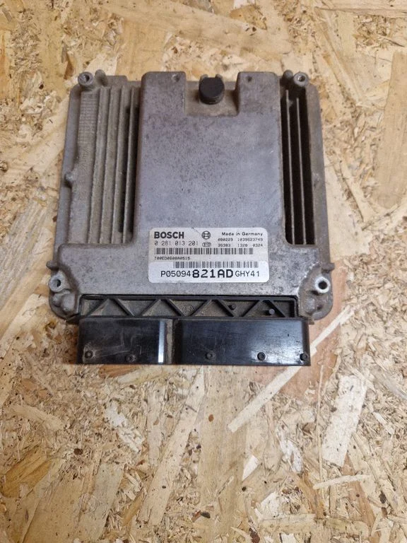 Engine control unit/module P05094821AD