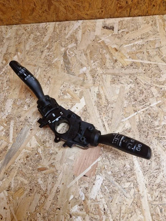 Wiper turn signal indicator stalk/switch 93404F1960
