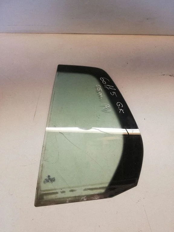 Rear vent window glass – Volkswagen Golf Plus (2005-2013)
