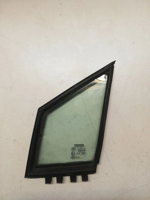 Front door vent window glass four-door – Toyota Corolla Verso AR10 (2004-2009)