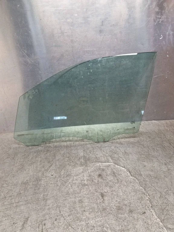 Esiukse põhiklaas (neljaukselise) 43R000677
