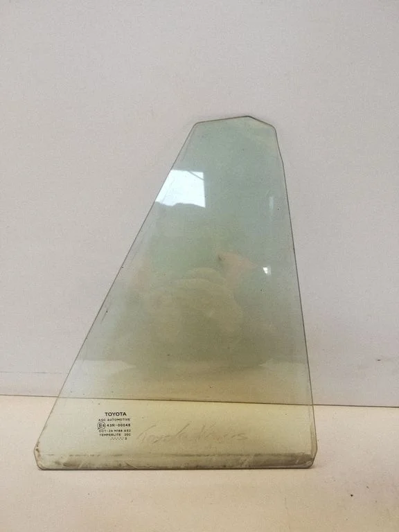 Rear vent window glass – Toyota Avensis T270 (2012-2015)