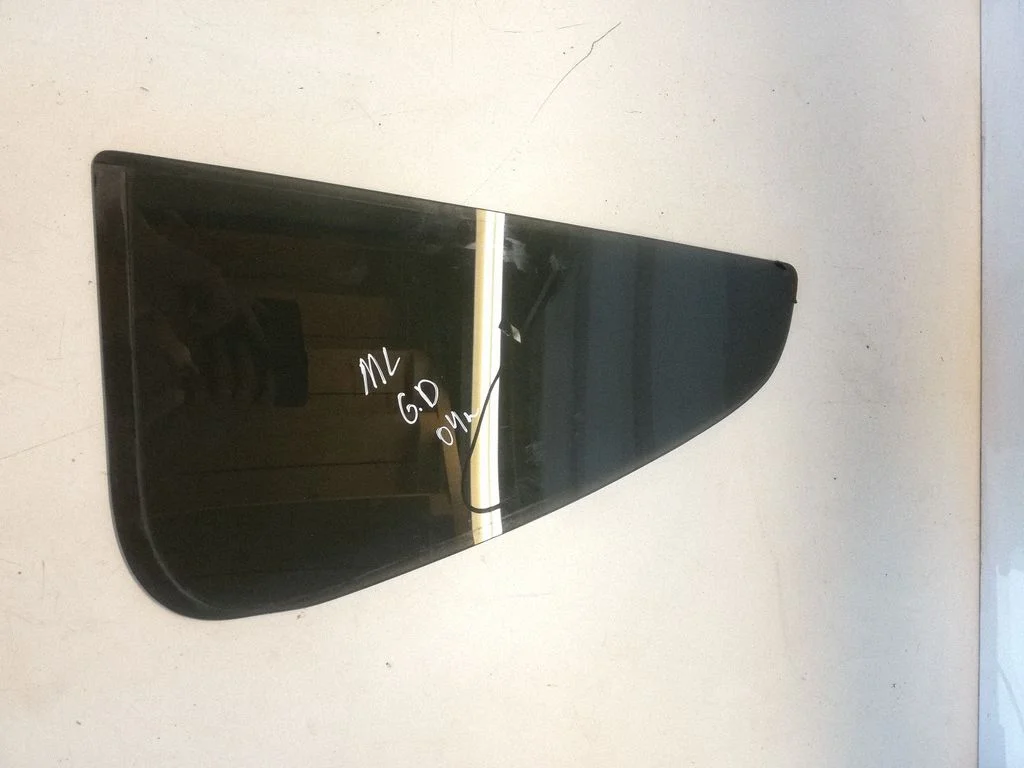 Rear vent window glass – Mercedes-Benz ML-Class W163 (1997-2005)