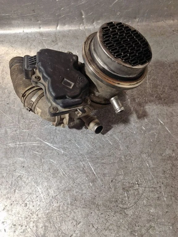 EGR valve 04B131601D