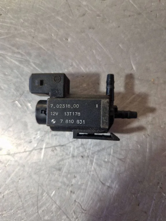 Vacuum valve – BMW X5 F15 (2013-2017)