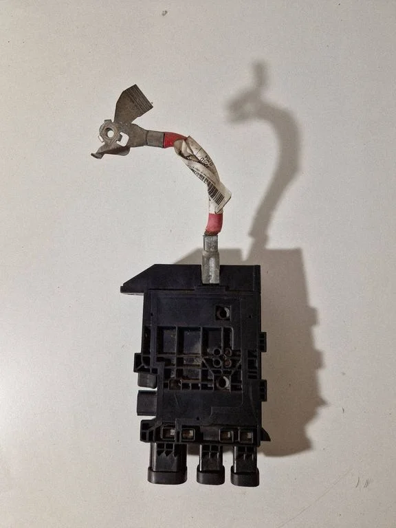 Positive cable (battery) 243800011R