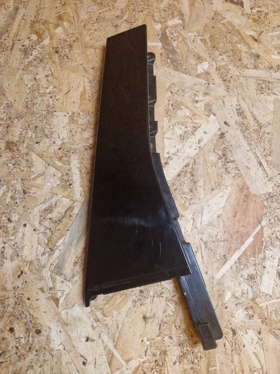 Listwa drzwi tylnych EM2BR254A42