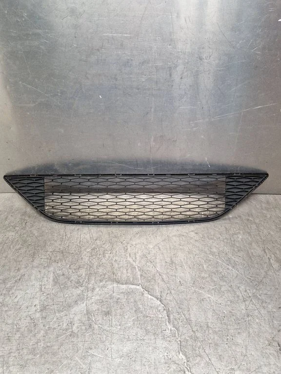 Front grill 6J0853667B